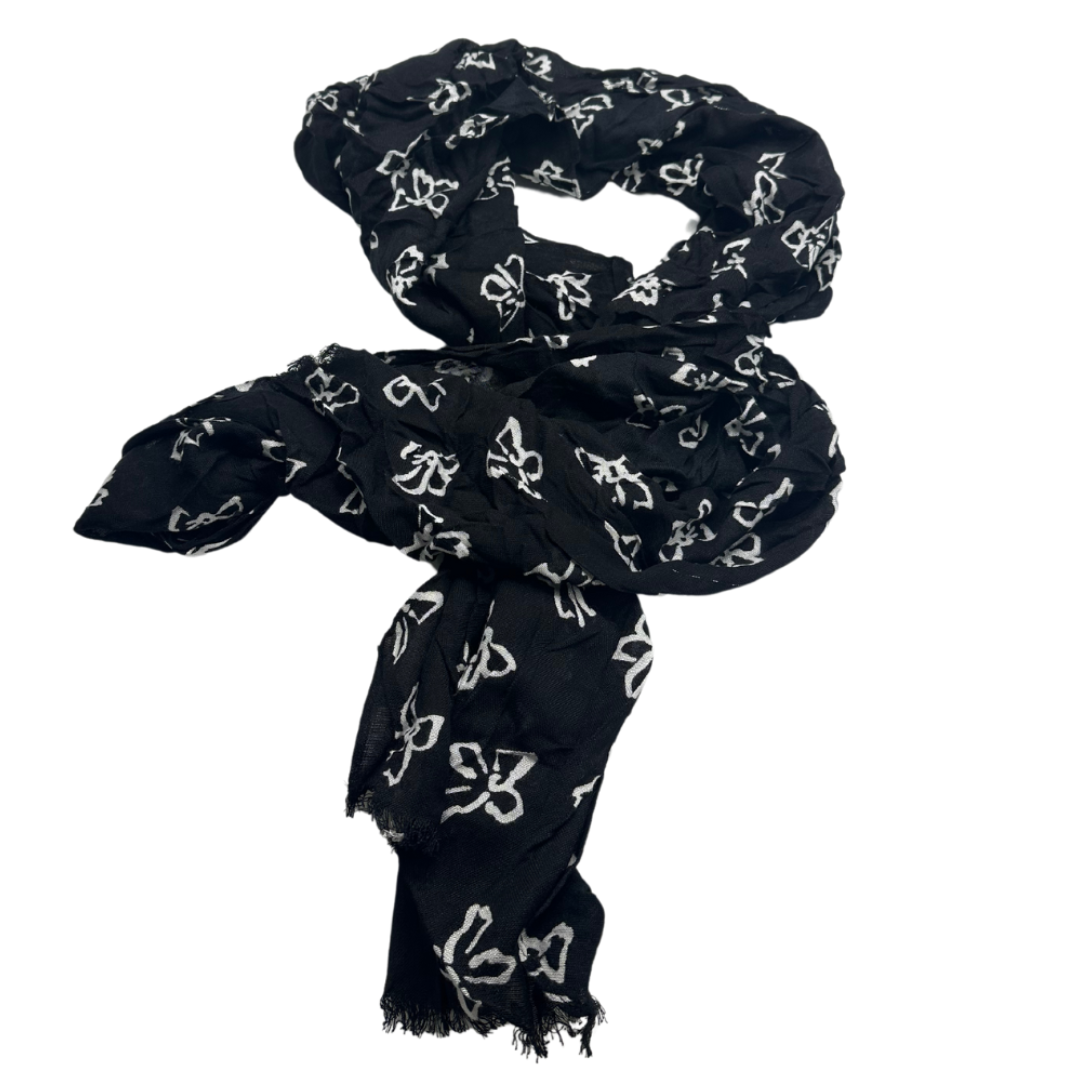 Black Crinkled Scarf with White Bow Pattern – Chic and Lightweight Accessory