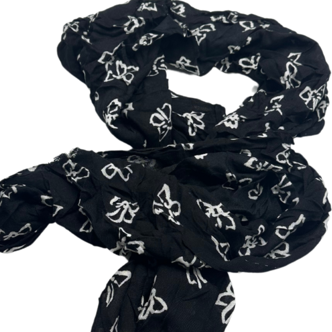 Black Crinkled Scarf with White Bow Pattern – Chic and Lightweight Accessory